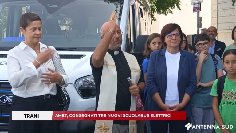 17 SETTEMBRE 2025 TRANI  AMET, CONSEGNATI TRE NUOVI SCUOLABUS ELETTRICI