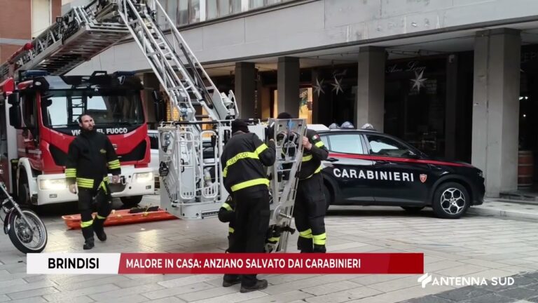 04 NOVEMBRE 2025   BRINDISI   MALORE IN CASA   ANZIANO SALVATO DAI CARABINIERI