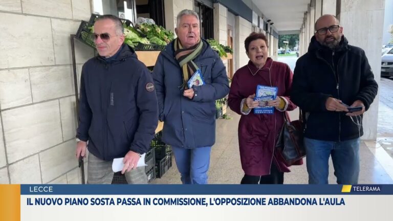 Il nuovo Piano sosta passa in Commissione, l’opposizione abbandona l’aula