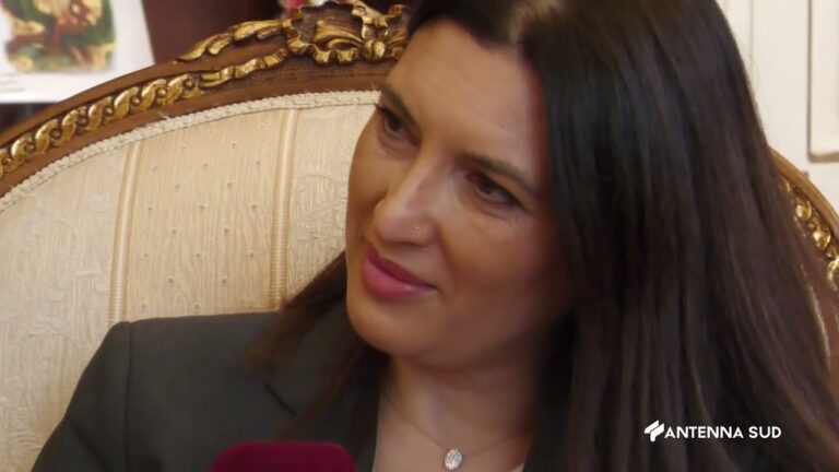 AUGURI ISTITUZIONALI NATALE 2025 DA LUIGI CARNEVALE PREFETTO USCENTE DI BRINDISI