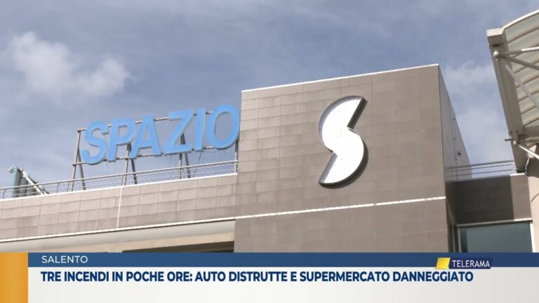 Tre incendi in poche ore: auto distrutte e supermercato danneggiato