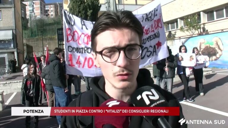 27 FEBBRAIO 2026 – POTENZA,  STUDENTI IN PIAZZA CONTRO I “VITALIZI” DEI CONSIGLIERI REGIONALI