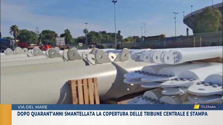 DOPO QUARANT’ANNI SMANTELLATA LA COPERTURA DELLE TRIBUNE CENTRALE E STAMPA