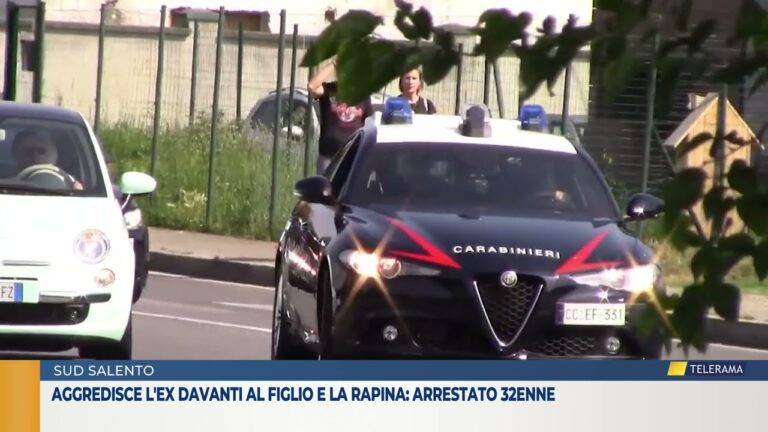 Aggredisce l’ex davanti al figlio e la rapina: arrestato 32enne