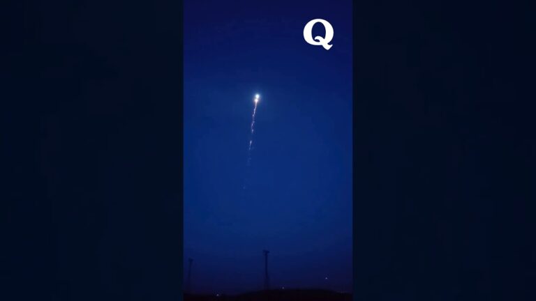 Puglia, il cielo si illumina all’improvviso: il mistero della scia luminosa avvistata all’alba