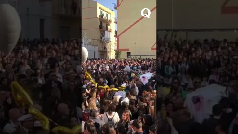 I funerali di Alicia, uccisa dalla caduta di un albero a 12 anni. Il video