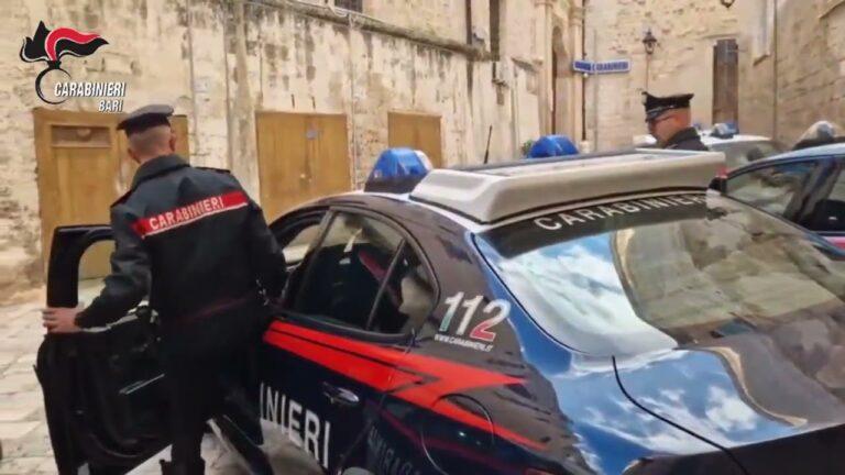 Droga e armi, 13 arresti in provincia di Bari