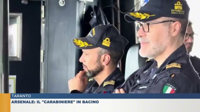 TARANTO.  ARSENALE: IL “CARABINIERE” IN BACINO