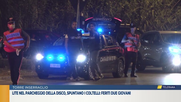 Lite nel parcheggio della disco, spuntano i coltelli: feriti due giovani
