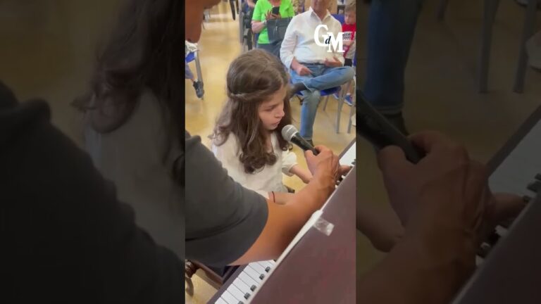 A #Rutigliano l’emozionante esibizione piano e voce della piccola Bianca, con #disabilità visiva