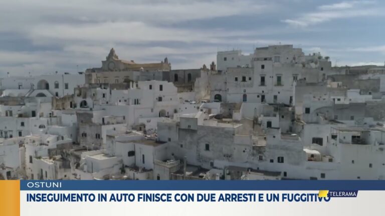 Inseguimento in auto finisce con due arresti e un fuggitivo